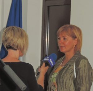 Ministrica soc.politike i mladih daje izjavu medijima